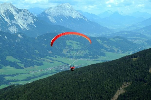 Wat zijn de beste plekken om te paragliden?