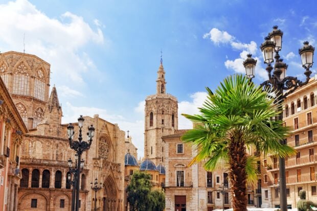 Valencia - Paklijst vakantie met handbagage: zo pak je slim in