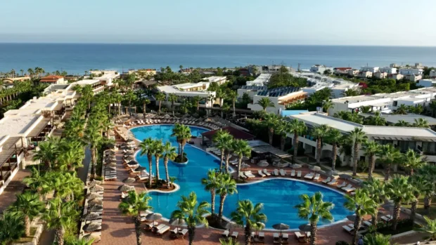 Stella Palace Resort & Spa / De 7 Griekse eilanden die je minstens één keer in je leven gezien moet hebben